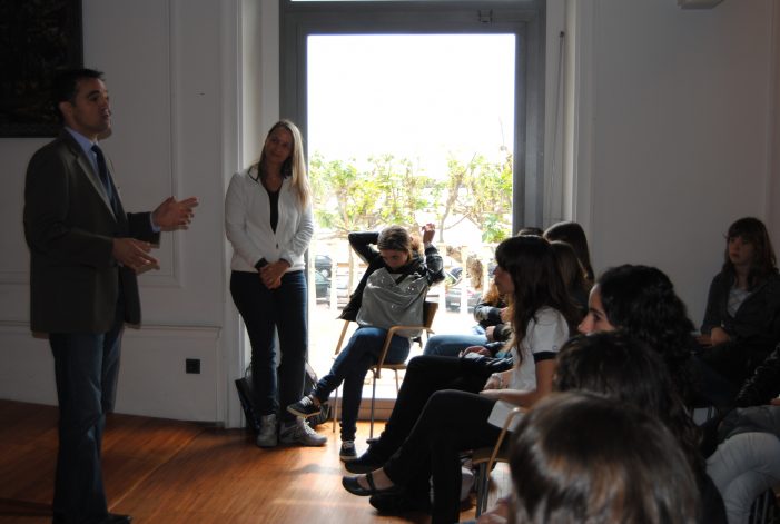 Visita a Sant Feliu d’alumnes de la ciutat agermanada de Bourg-de-Péage