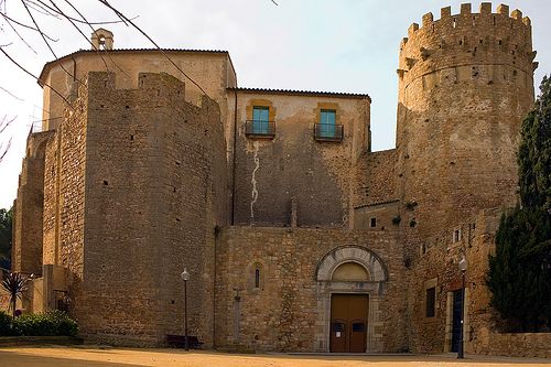 Aproven rehabilitar 2 torres del Monestir de Sant Feliu de Guíxols