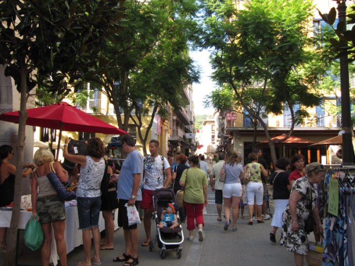 Es celebra una nova edició de la Botiga al Carrer d’Estiu