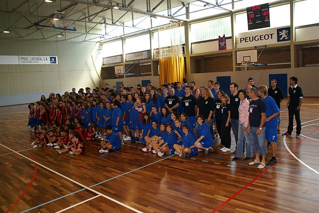 El Club Bàsquet Sant Feliu presenta els seus equips El Club Bàsquet Sant Feliu presenta els seus equips