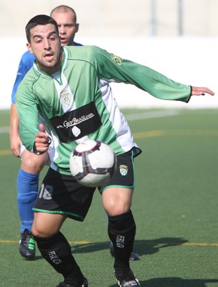 El Peralada s’espavila, remunta i guanya el derbi El Peralada s’espavila, remunta i guanya el derbi