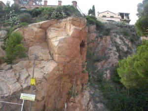 Tallat l’accés a l’avinguda de Sant Elm per despreniments a la cinglera Tallat l’accés a l’avinguda de Sant Elm per despreniments a la cinglera