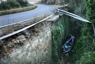 Misteri d’un cotxe buit estimbat a Tossa de Mar