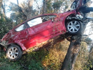 Imatges de l’espectacular accident d’aquesta matinada entre SFG i Santa Cristina