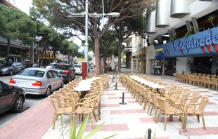 Platja d’Aro té a punt el pla per ampliar terrasses de bars sobre zones blaves