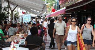 Ordenança actualitzada per a les terrasses a Platja d’Aro i mampares en estudi