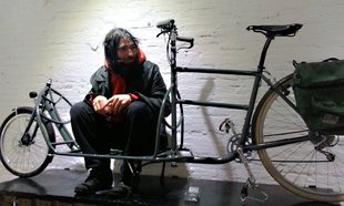 Paul Fuster, en bici per les terres gironines