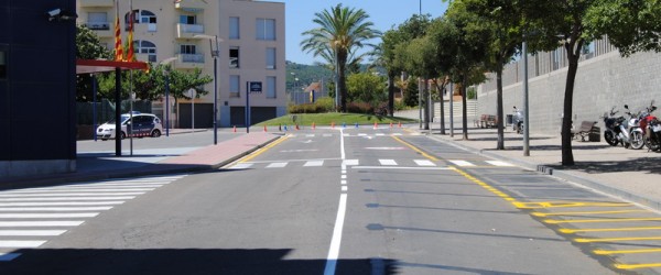 PART DEL CARRER CANIGÓ TORNA A DUES DIRECCIONS PART DEL CARRER CANIGÓ TORNA A DUES DIRECCIONS