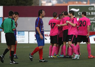 El Guíxols surt escaldat per un Farners superior