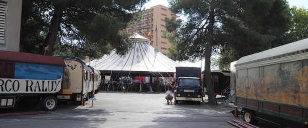EL CIRC RALUY FA PARADA A SANT FELIU EL CIRC RALUY FA PARADA A SANT FELIU