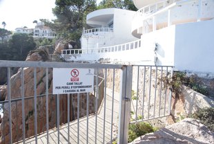 Sant Feliu urgeix que s’arregli el camí de ronda al Club de Mar