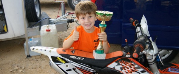 6 ANYS I SOTS-CAMPIÓ FAST CROSS 50 cc. 6 ANYS I SOTS-CAMPIÓ FAST CROSS 50 cc.
