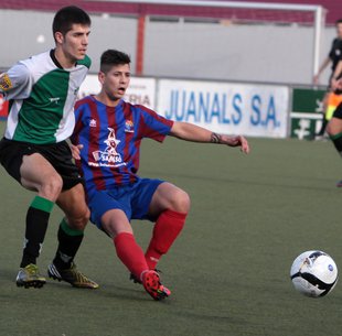 El Lloret furga en la ferida del Guíxols i el supera