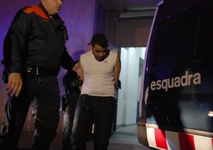 El fiscal només imputa als violents 5 assalts consumats