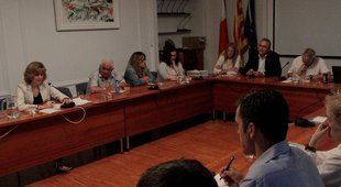 Els comptes de Sant Feliu, sense suport de l’oposició pel retard i el repartiment