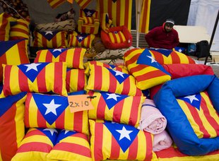 Campanya a Platja d’Aro per acostar el procés al turista