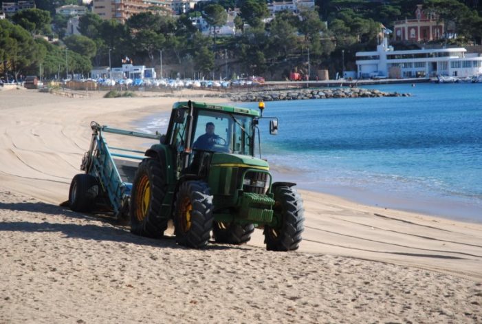 Sant Feliu vol tenir la platja neta estiu i hivern