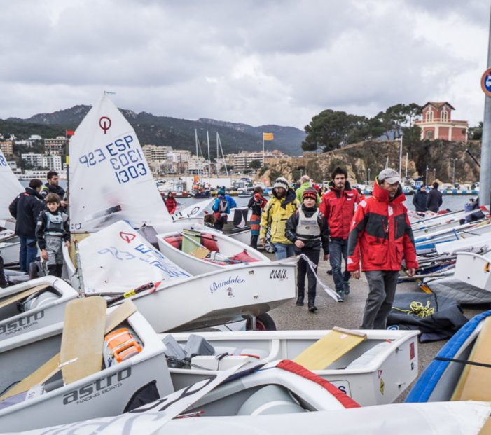 Tres-cents regatistes en la primera Guíxols Cup