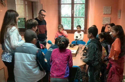 ALUMNES VISITEN RÀDIO SANT FELIU