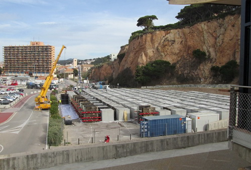 CAMÍ DELS 426 BLOCS DE FORMIGÓ AL PORT DE SANT FELIU