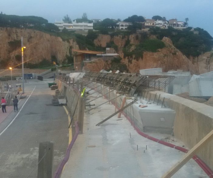 Recta final de les obres al port de Sant Feliu