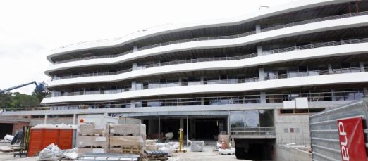 Sant Feliu torna a aturar les obres de construcció de l’hotel de luxe Alàbriga