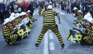 La rua de Sant Feliu de Guíxols brilla en el retorn a la carretera de Girona