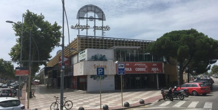 Magic Park tanca per donar pas a un complex comercial