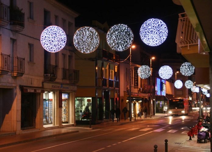 El Baix Empordà instal·la les llums de nadal