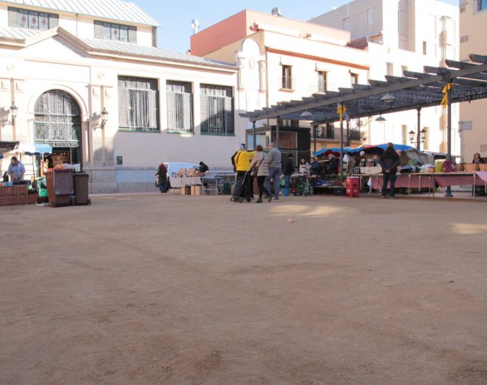 Sauló sòlid a la plaça del Mercat de Sant Feliu