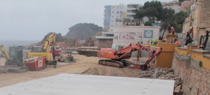Pugna a Sant Feliu per la concessió del Palm Beach
