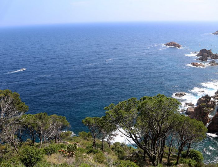 Queixes pel dragatge de sorra, a Sant Feliu i Tossa