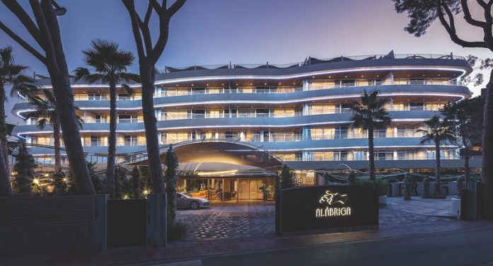 L’hotel Alàbriga pren impuls per al segon estiu a Sant Feliu L’hotel Alàbriga pren impuls per al segon estiu a Sant Feliu