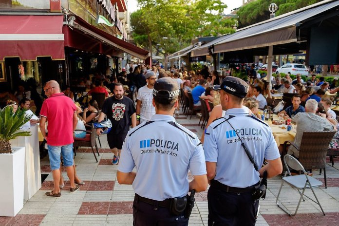 Detingut un fugitiu italià mentre comprava a una peixateria de Platja d’Aro