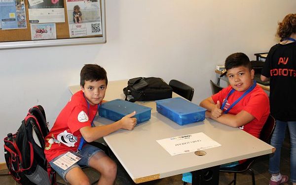 Dos equips de robòtica de Castell-Platja d’Aro viatjaran a Tailàndia per participar a la final de la World Robot Olympiad 2018 Dos equips de robòtica de Castell-Platja d’Aro viatjaran a Tailàndia per participar a la final de la World Robot Olympiad 2018
