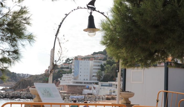 El formigó al moll de Rius i Calvet de Sant Feliu, inamovible