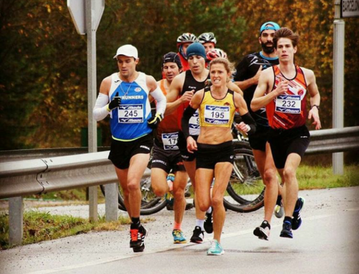 La corredora Jenny Spink, del CA Santa Cristina, campiona de Catalunya de Mitja Marató