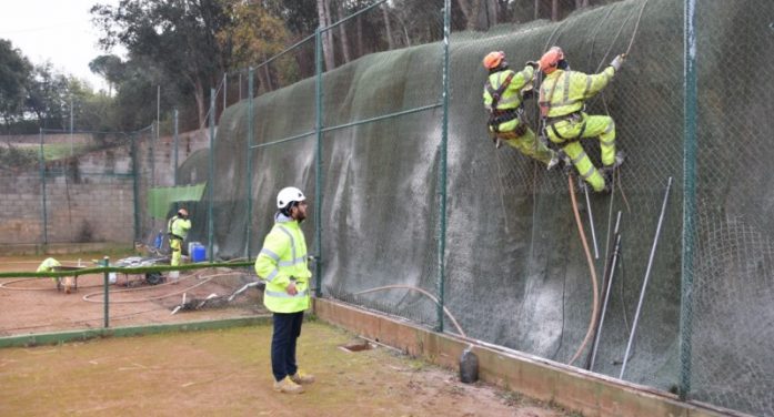 Obres al talús del Club Tennis Guíxols Obres al talús del Club Tennis Guíxols