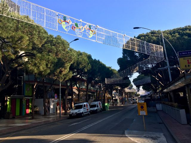 Castell-Platja d’Aro es prepara per viure el primer cap de setmana de Carnaval sota el regnat d’Els Collonuts que celebren el seu 30è aniversari