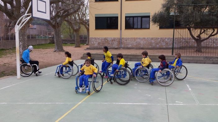 L’escola Gaziel perd una línia de P3 i vaga dels mestres el 16 de maig