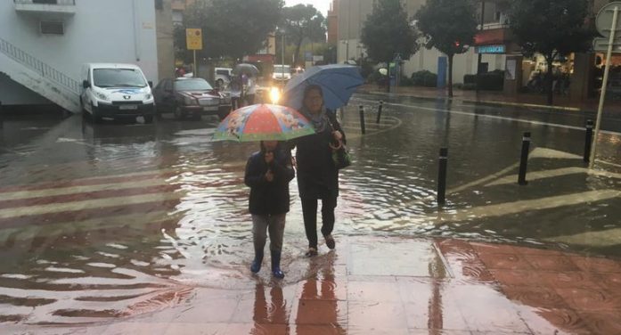 El temporal nega vies i carreteres a l’Empordà El temporal nega vies i carreteres a l’Empordà