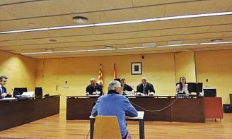 Jutgen un home acusat d’apropiació indeguda en la construcció d’una promoció a Sant Feliu de Guíxols