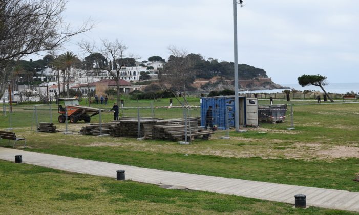 Continuen els treballs de la Brigada Municipal de l’Ajuntament de Sant Feliu de Guíxols al Parc de les Dunes de Sant Pol