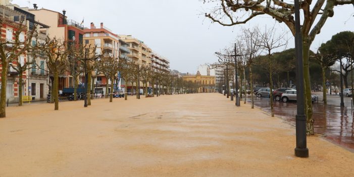 La llevantada s’alia amb l’estat d’alarma a la costa