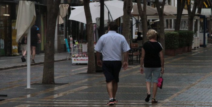 Sant Feliu veta els carros de roba del comerç al carrer