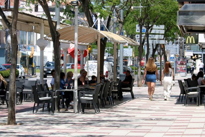 Neix Platja d’Aro Portes Obertes, una campanya per atreure turistes La iniciativa impulsada per l’associació d’empresaris sortejarà obsequis, experiències i estades per als visitants