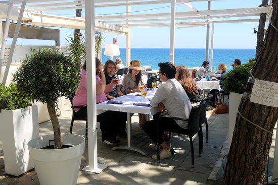 Fase 1 Girona: Terrasses mig plenes a primera línia de mar a Platja d’aro