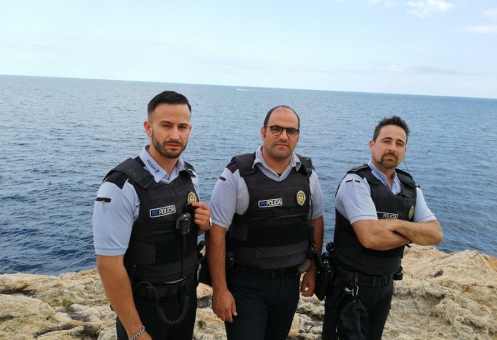 “No som herois, som policies i tenim el deure d’ajudar la gent” “No som herois, som policies i tenim el deure d’ajudar la gent”