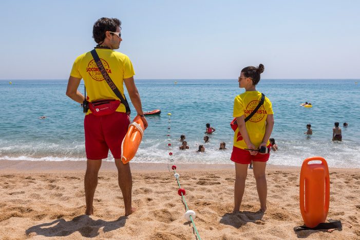 MÉS DE 7.000 ACCIONS PREVENTIVES, MÉS DE 400 ASSISTÈNCIES SANITÀRIES I 90 AJUDES AL BANY DURANT LES 10 PRIMERES SETMANES D’ESTIU A LES PLATGES DEL MUNICIPI