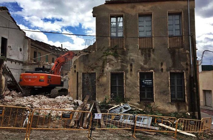 Més d’un segle d’història convertit en runa: adeu a «Les Sedes» de Sant Feliu